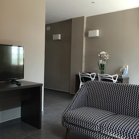 Le Brin D'Olivier Aparthotel Bourg-Saint-Andeol Bagian luar foto