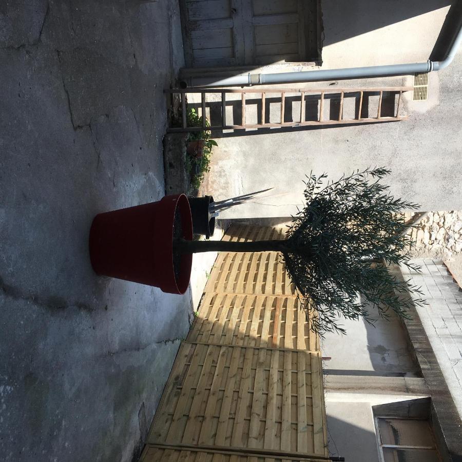 Le Brin D'Olivier Aparthotel Bourg-Saint-Andeol Bagian luar foto